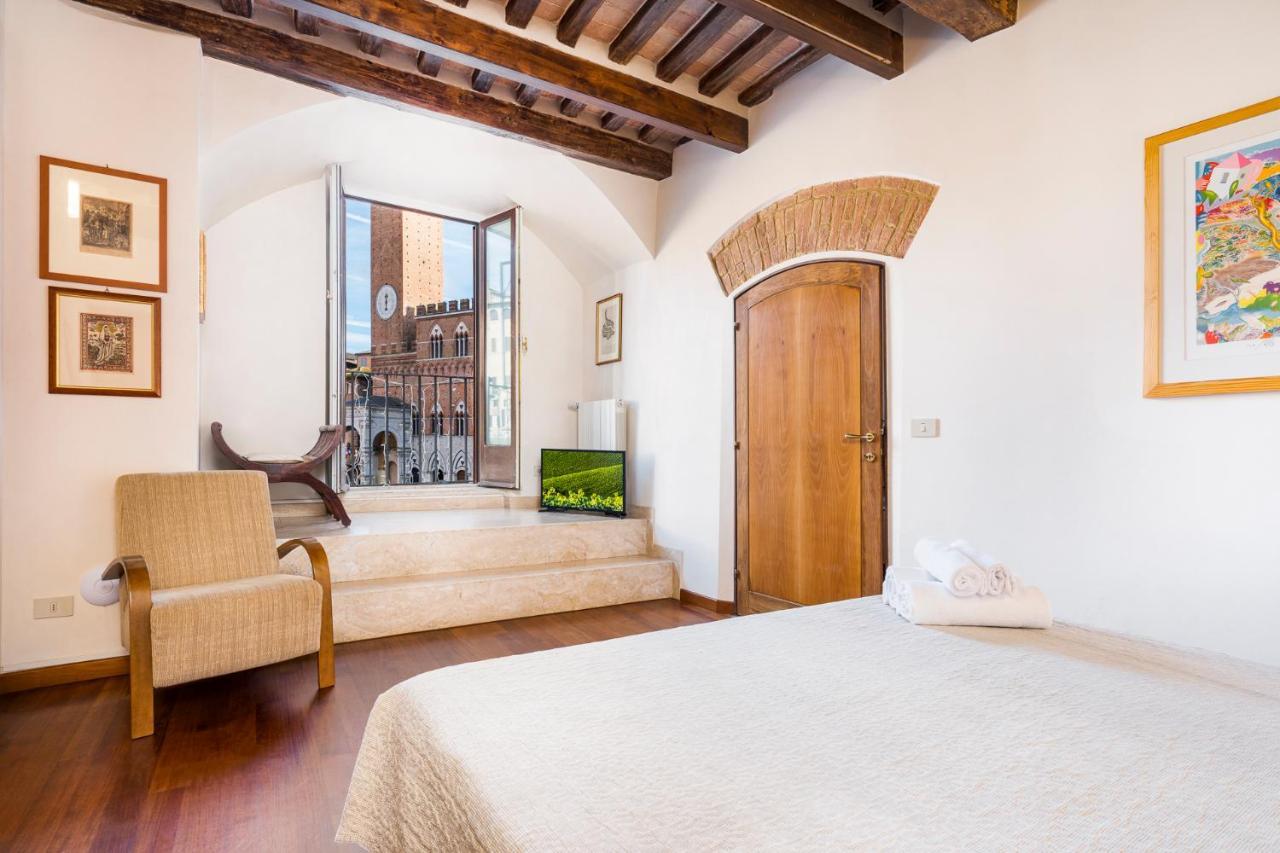 The Balcony Suite - Affaccio Su Piazza Del Campo Siena Bagian luar foto