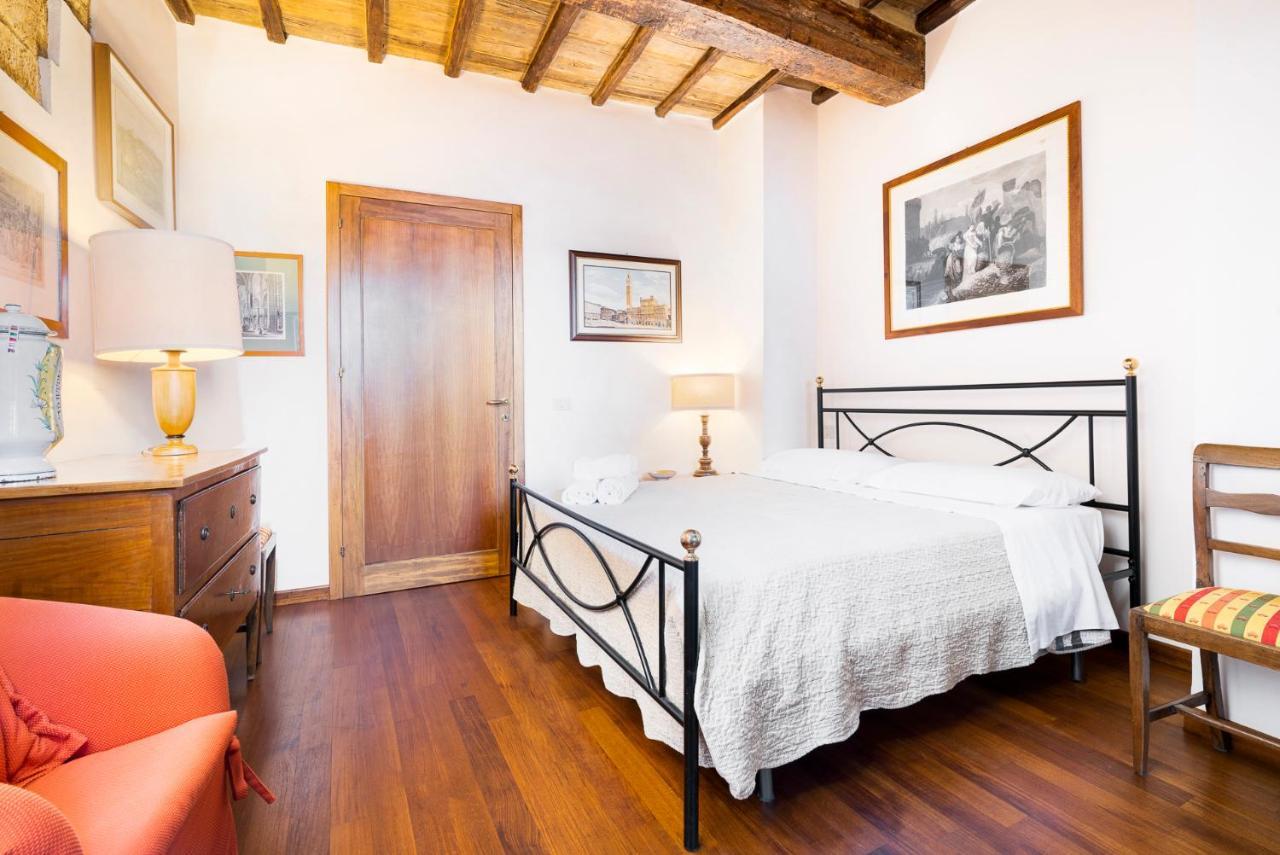 The Balcony Suite - Affaccio Su Piazza Del Campo Siena Bagian luar foto
