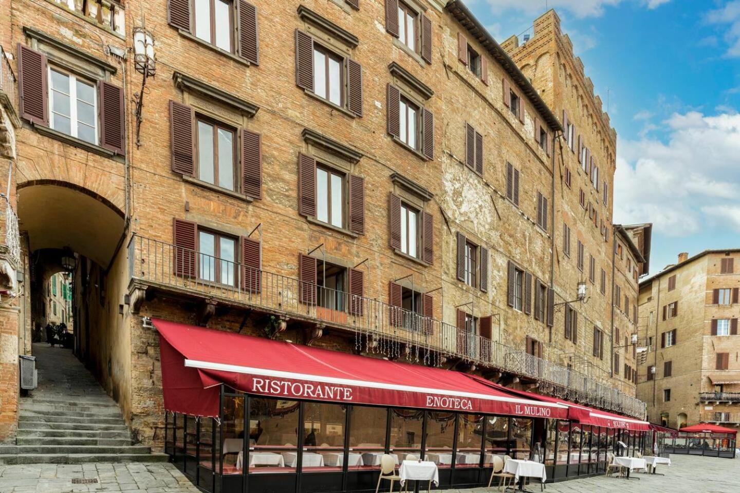 The Balcony Suite - Affaccio Su Piazza Del Campo Siena Bagian luar foto